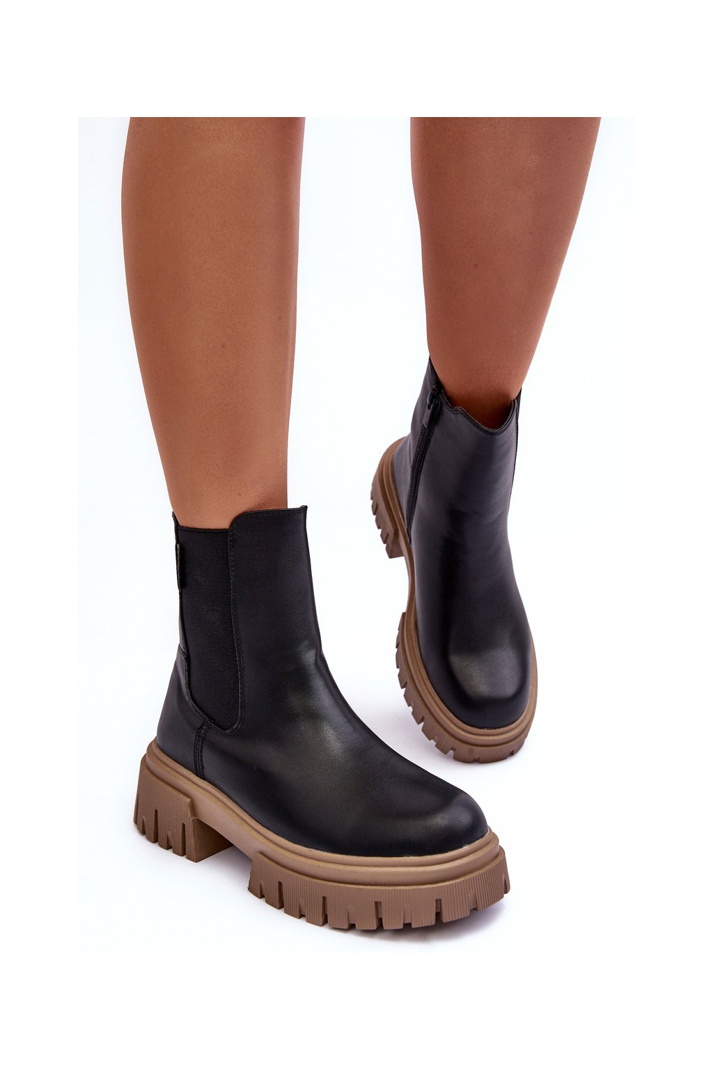 Čierne dámske členkové topánky na plochej podpäte s eko kožou a zipsom, kód produktu MM274606 906