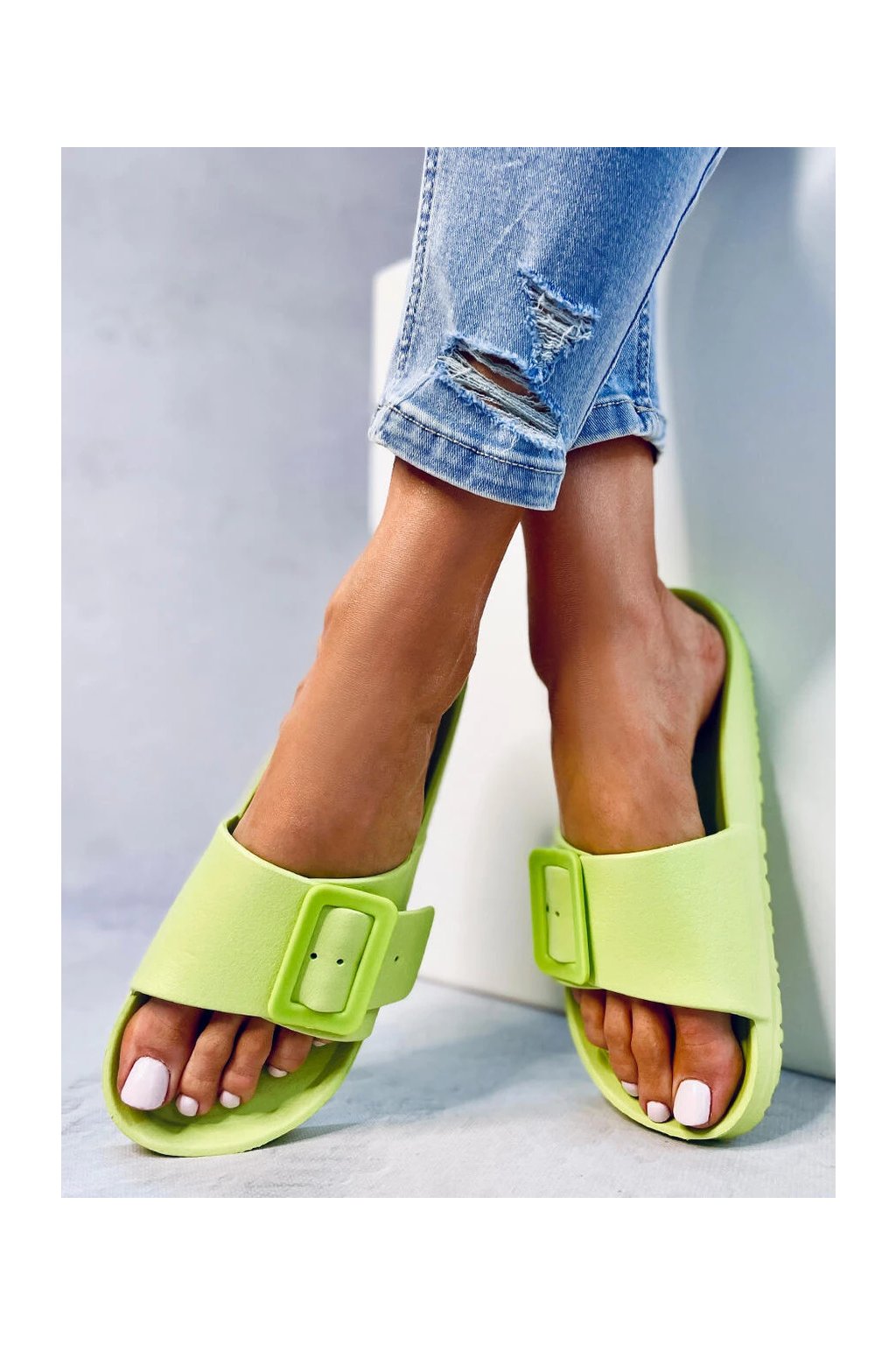 Dámske zelené gumové šľapky na bežné nosenie s otvorenou špičkou, kód produktu V2028