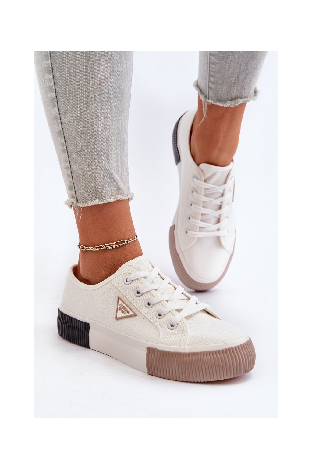 Biele dámske tenisky na platforme z textilu, kód produktu QY835-9 WHITE