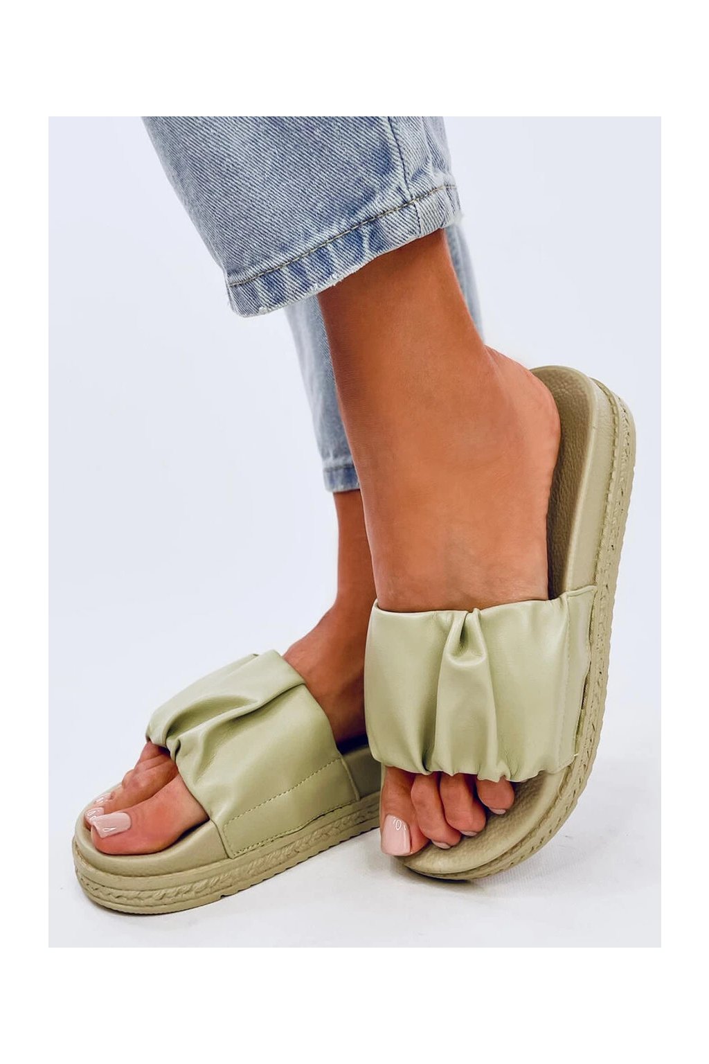 Zelené dámske šľapky z eko kože na bežné nosenie, kód produktu P236