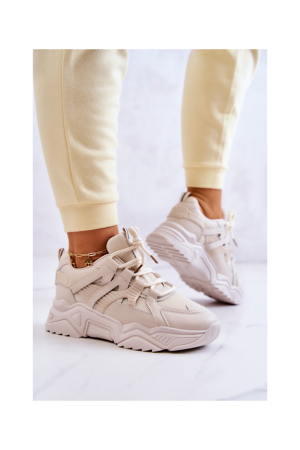 Dámske béžové tenisky na rovnej podrážke z textilu a eko kože, kód produktu 22SP35-4620 BEIGE