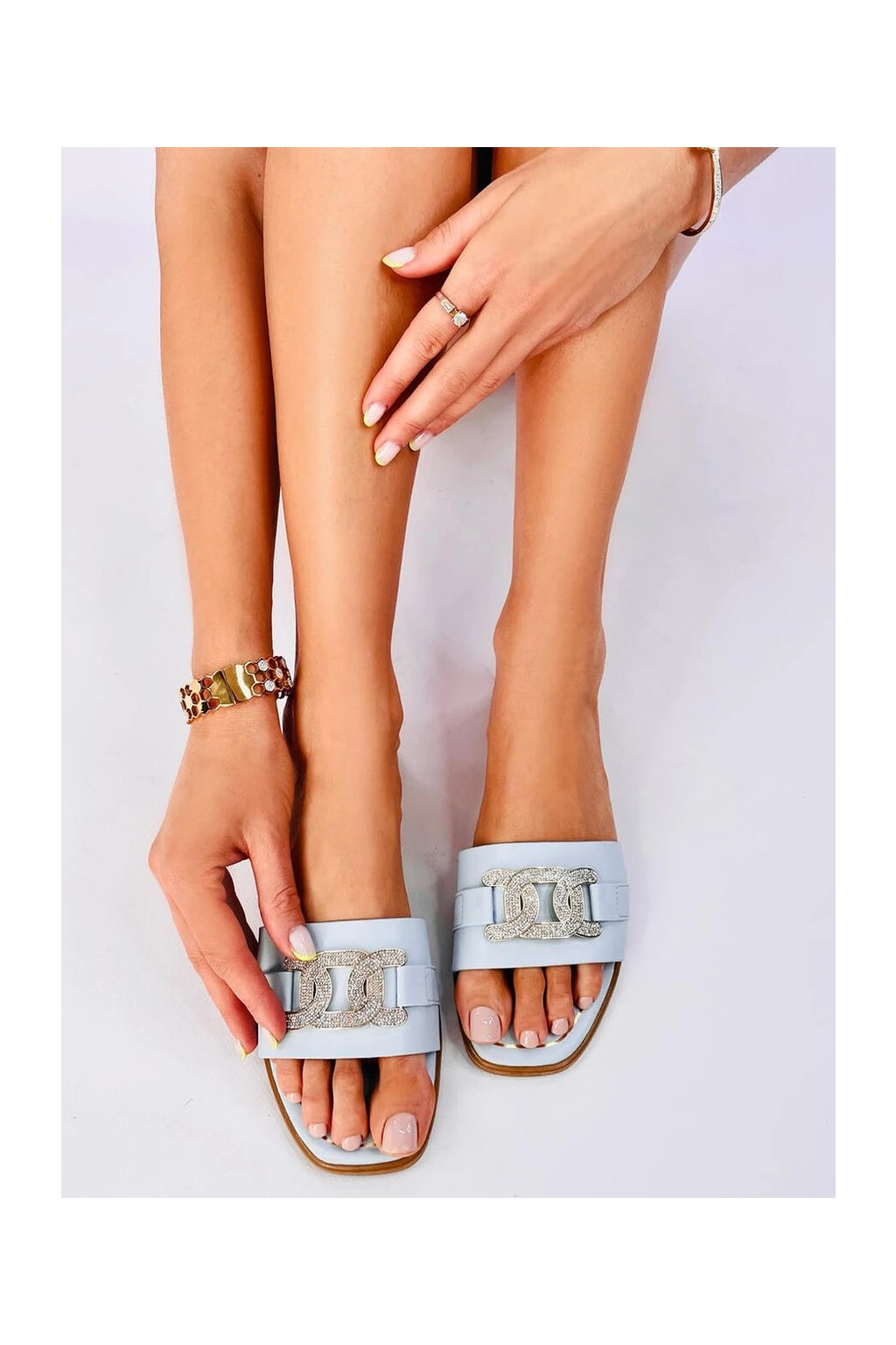 Dámske modré šľapky z eko kože s kamienkami, kód produktu T527