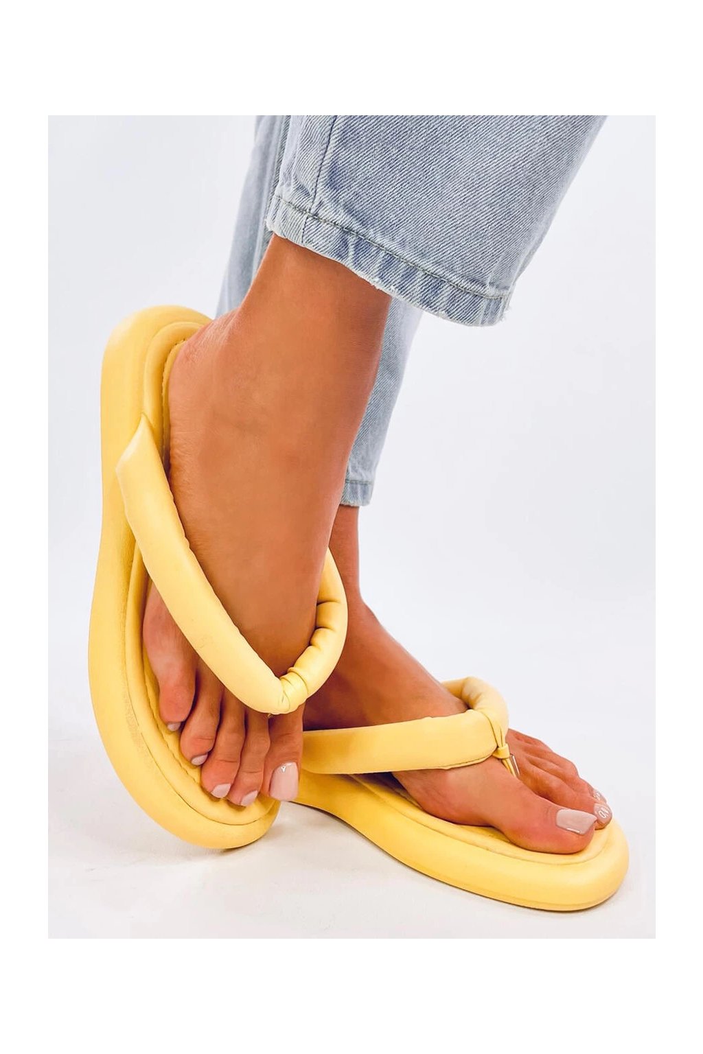 Zlaté dámske šľapky z eko kože na bežné nosenie, kód produktu Y223-2