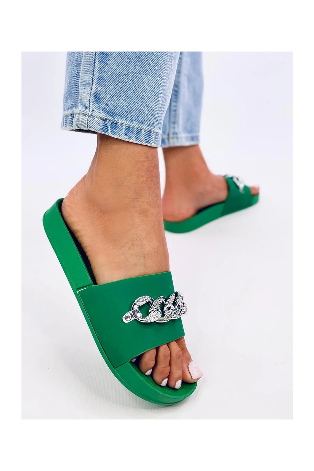 Dámske zelené šľapky z eko kože s kamienkami, kód produktu A131