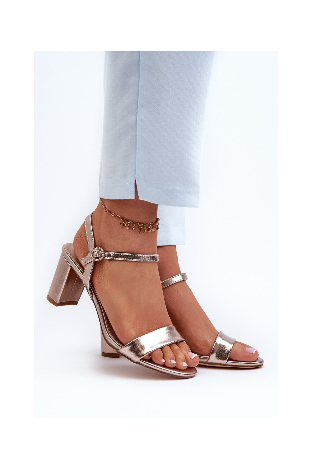 Zlaté dámske sandále na stĺpovom podpätku s prírodnou koženou vložkou a eko kožou, kód produktu 24SD98-6986 CHAMPAGNE