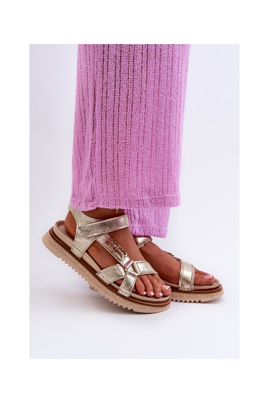 Zlaté dámske kožené sandále na plošine s suchým zipsom, kód produktu 50103 KRYSZTAŁ ZŁ+ZŁ