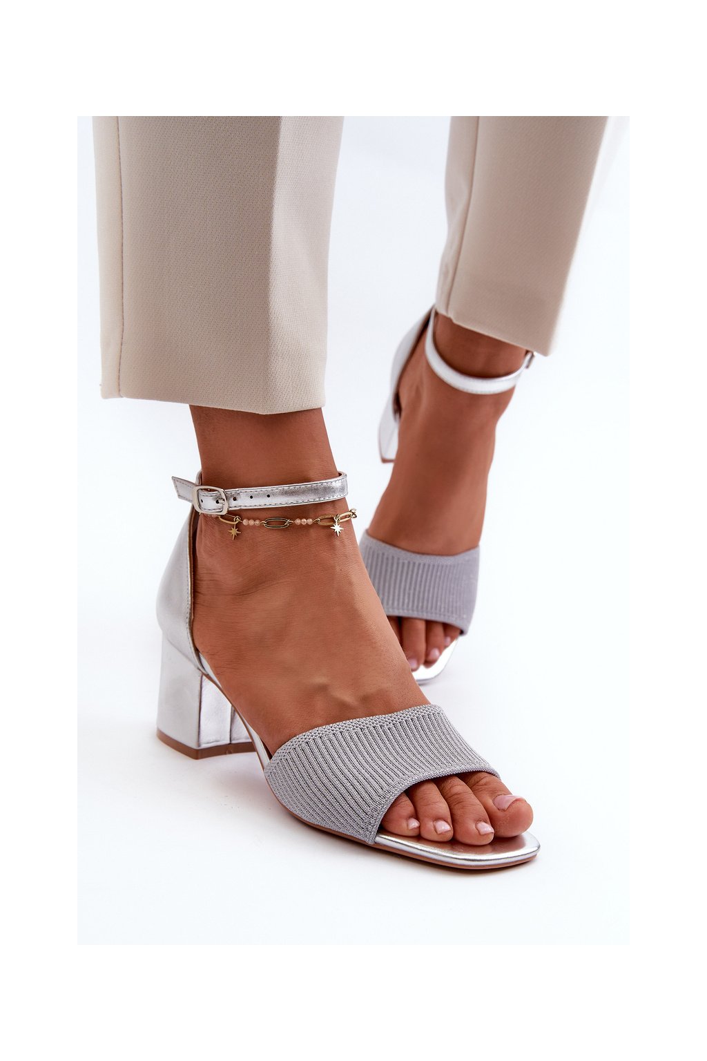 Dámske strieborné sandále na blokovom podpätku s eko koženou vložkou, kód produktu 8738 SILVER