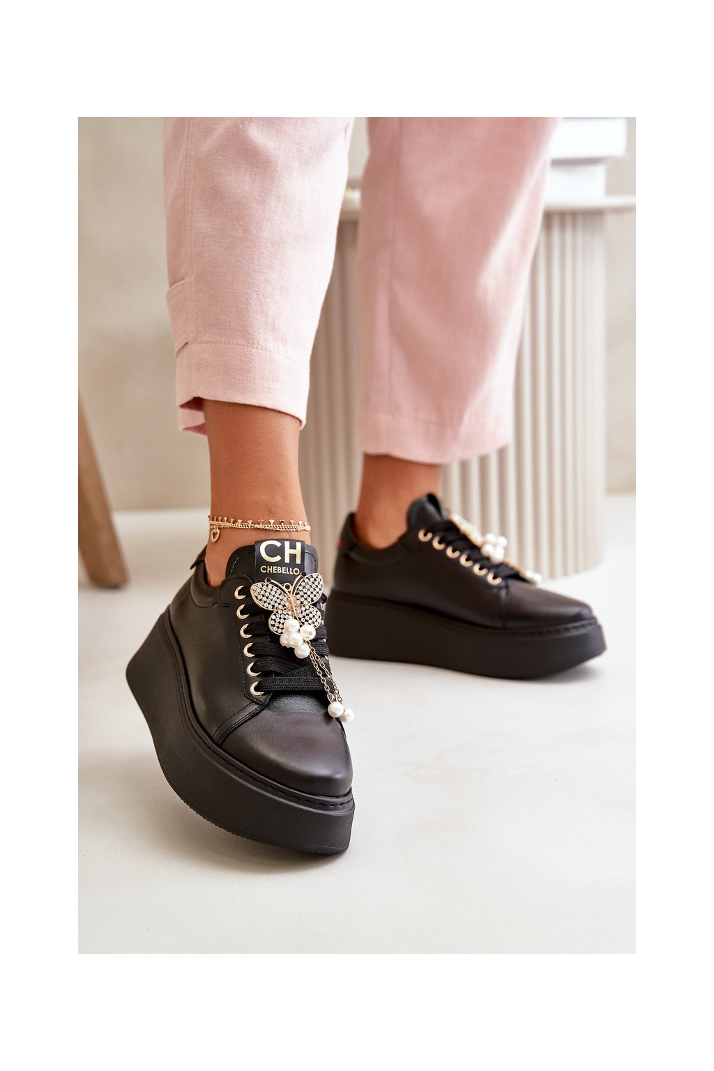 Dámske čierne kožené tenisky na plošine s prírodnou kožou, kód produktu 4585 CZARNY