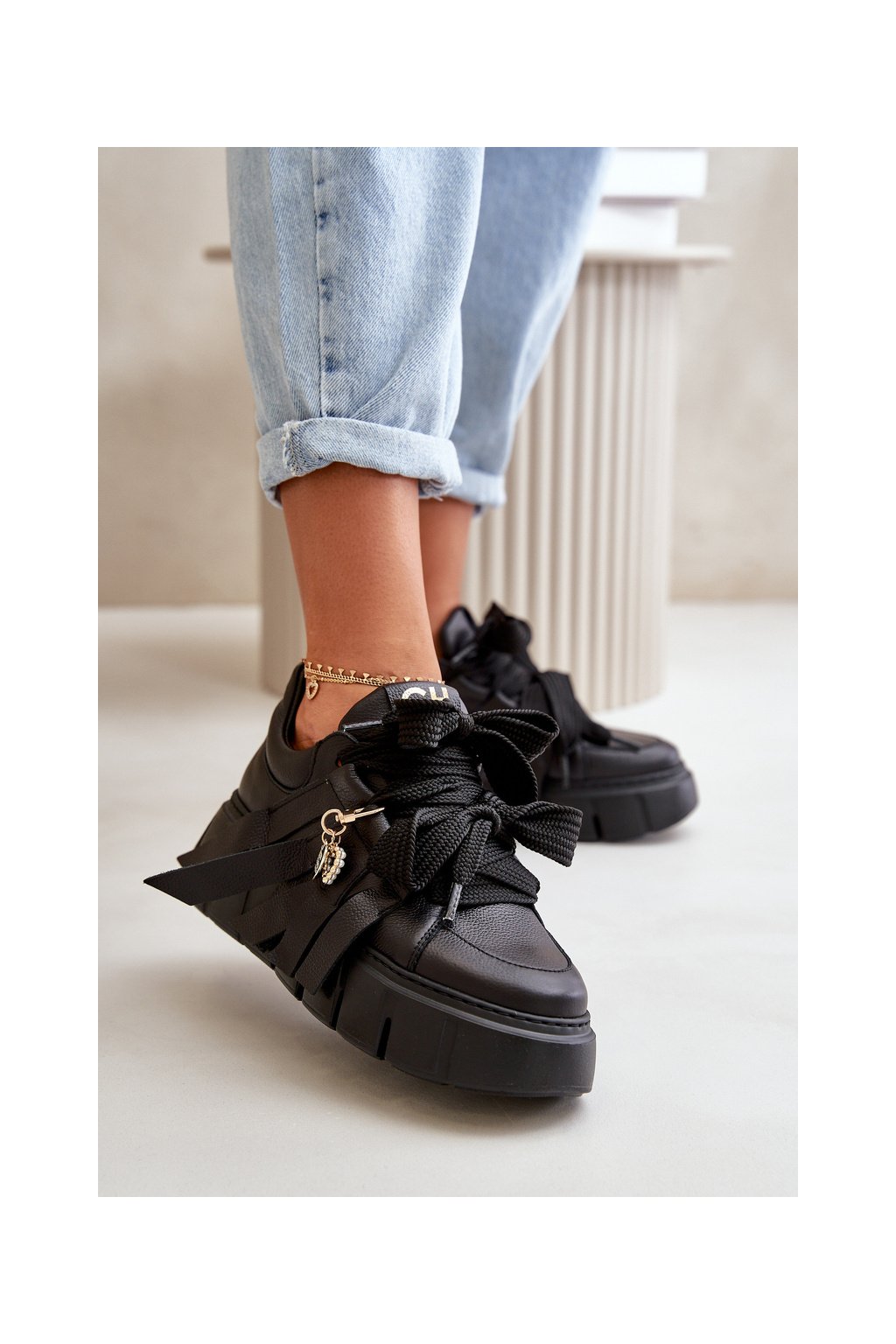 Dámske čierne kožené tenisky na plošine s prírodnou kožou, kód produktu 4568 CZARNY