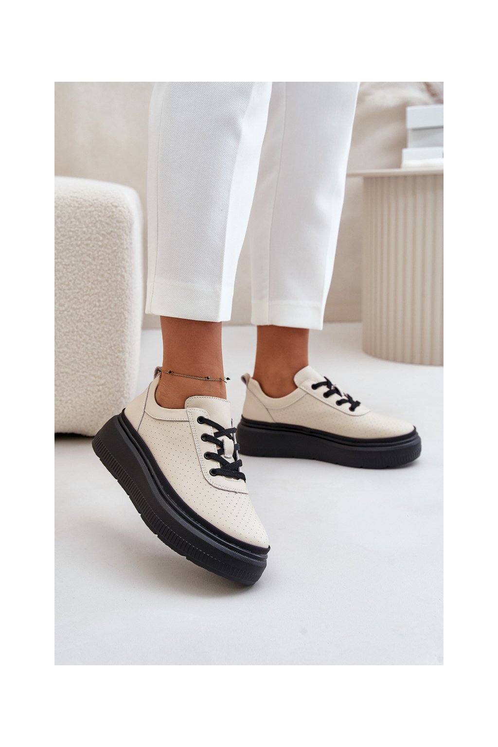 Dámske béžové kožené tenisky na rovnej podrážke, kód produktu 41470 BEŻOWY SKÓRA