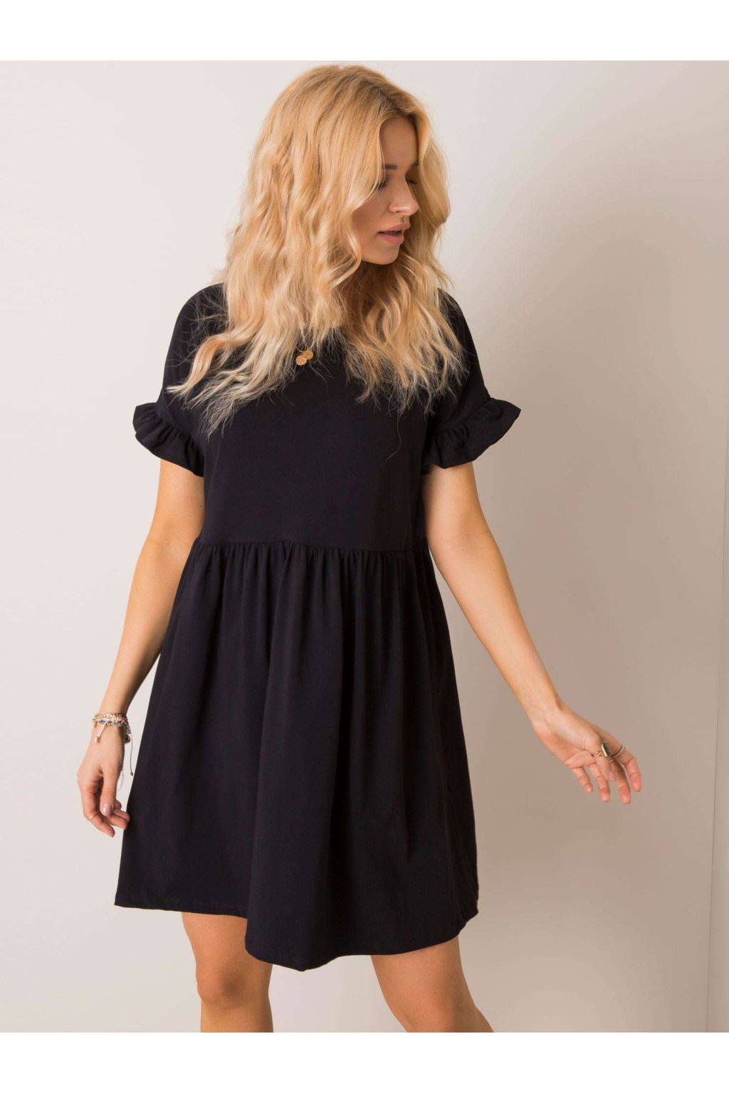 Dámske čierne šaty letne kód produktu RV-SK-5576.04