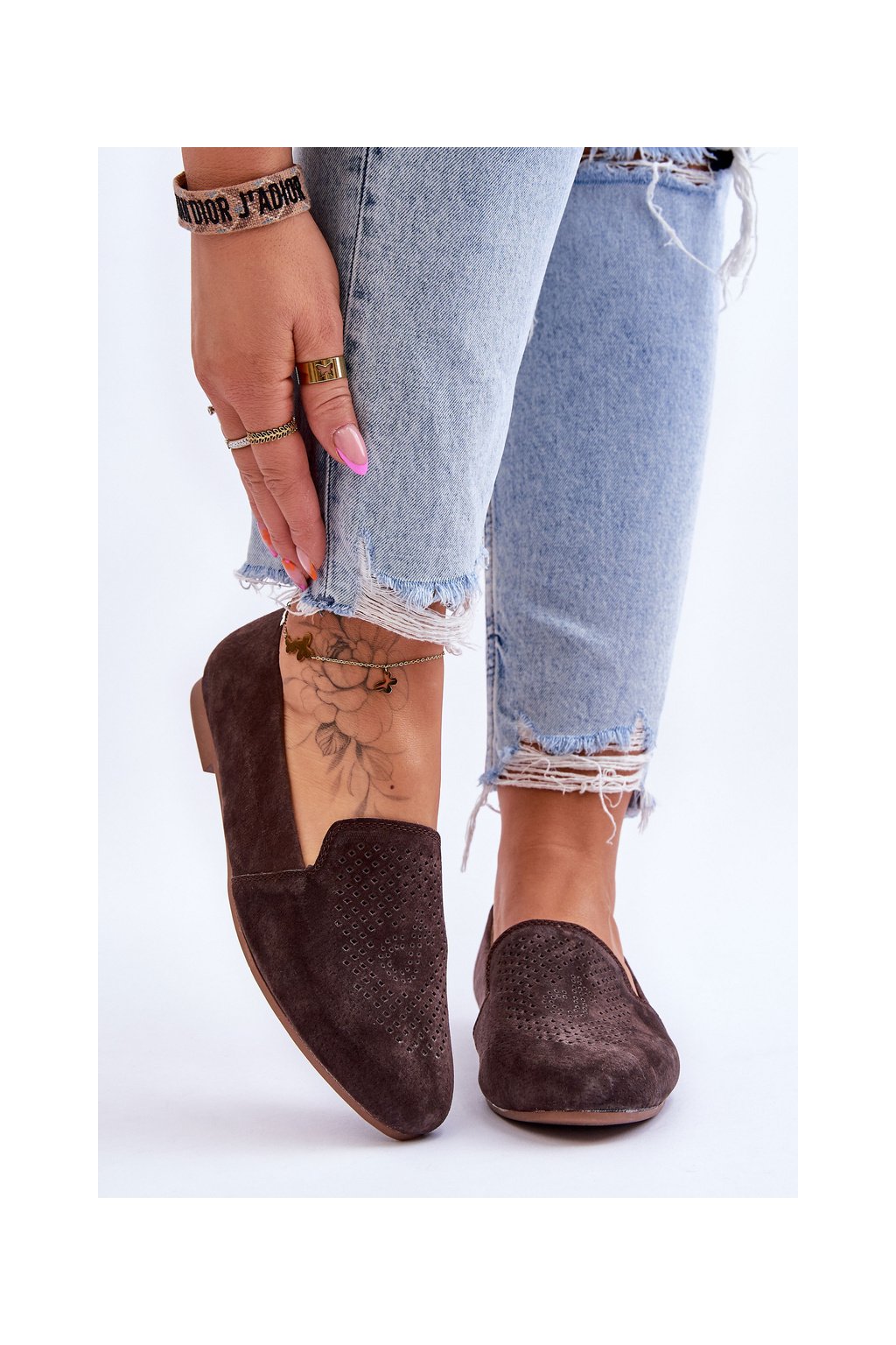 Hnedé dámske semišové mokasíny na rovnej podrážke s ozdobným vzorom, kód produktu LR29515 BROWN