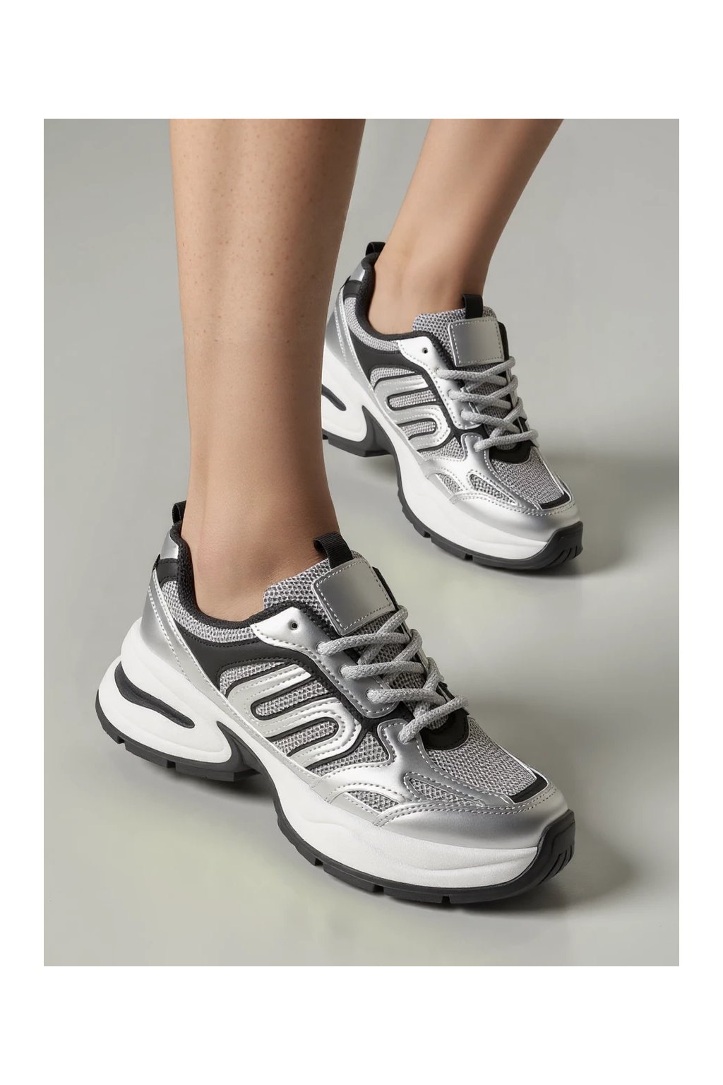 Dámske strieborné mokasíny z eko kože a sieťoviny, športový, streetwear, casual štýl, futuristické detaily, zaokrúhlená špička, kód produktu YY-9