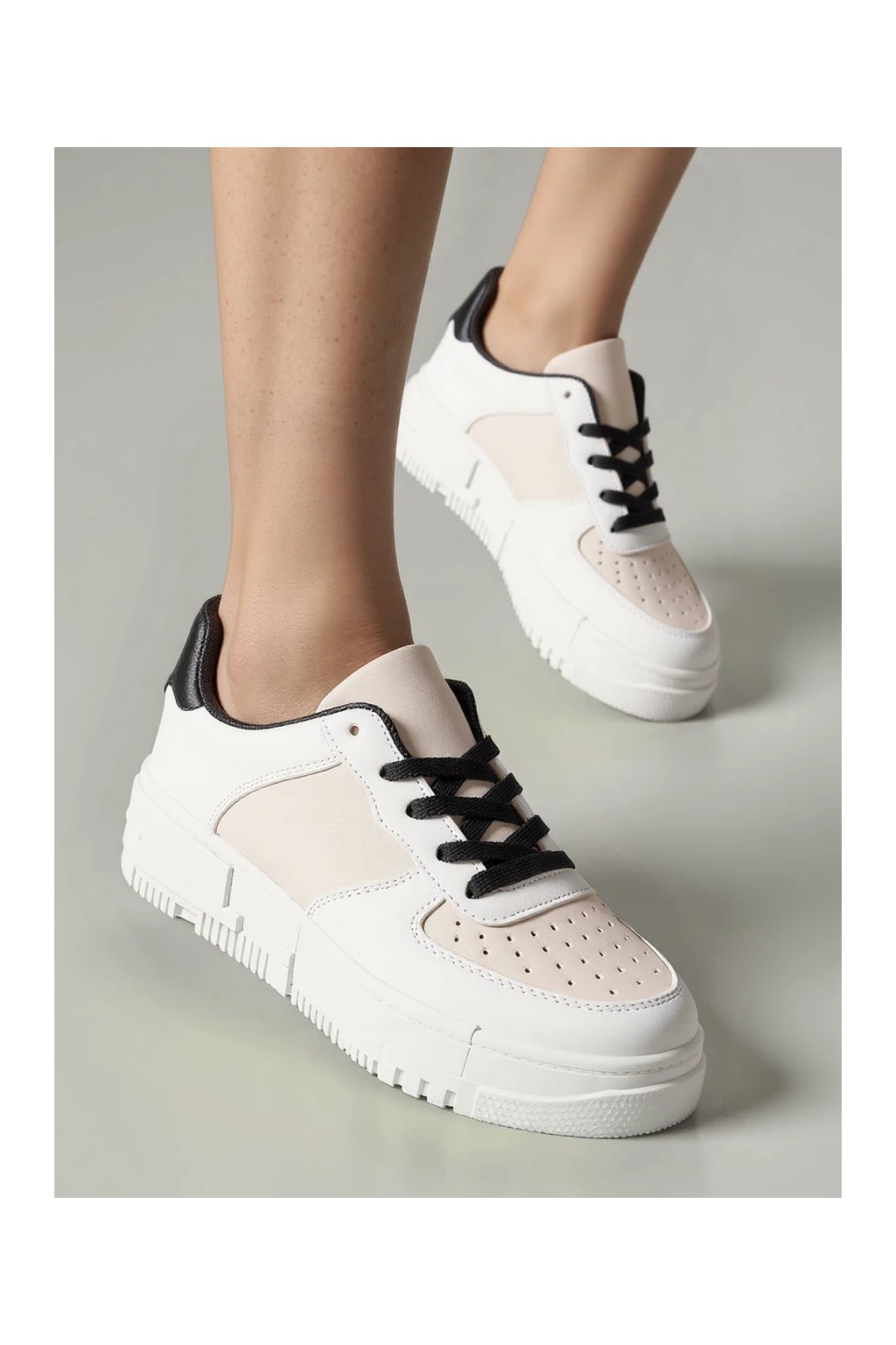 Dámske béžové mokasíny z eko kože, perforované, šnúrované, športový a streetwear štýl, kód produktu Y1