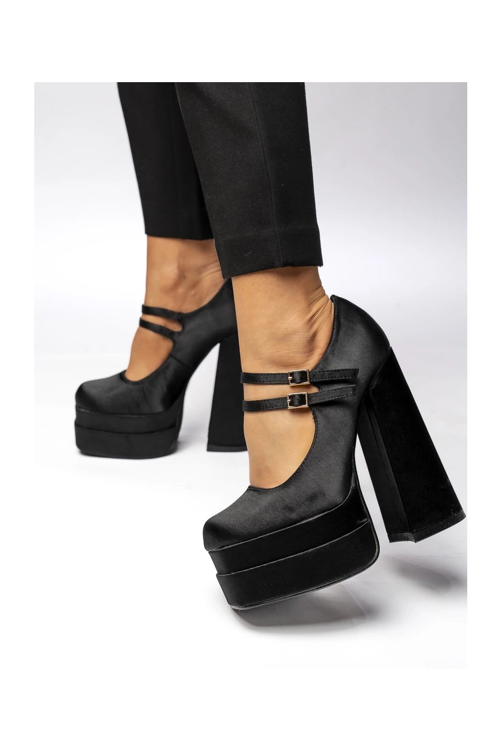 Dámske čierne saténové lodičky na členku, elegantný štýl, hranatá špička, kód produktu G856