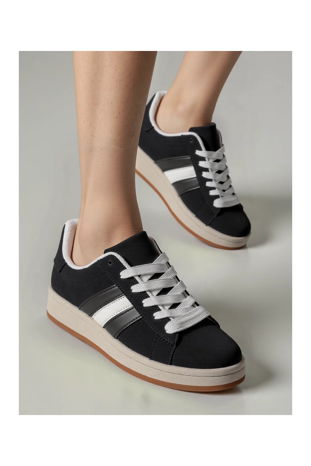 Dámske čierne šnúrované mokasíny z textilného materiálu, športový, mestský štýl, kód produktu LT33-35