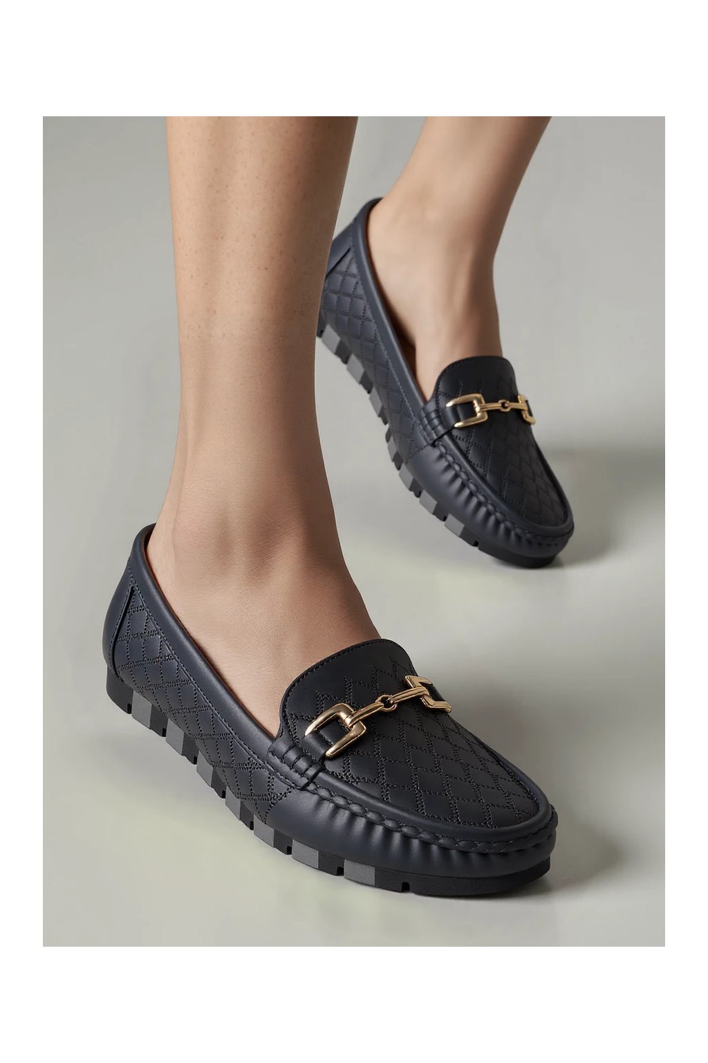 Dámske modré mokasíny z eko kože s ažúrovým vzorom a zlatým zdobením, kód produktu 3080