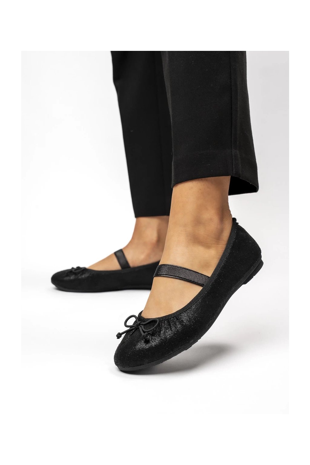 Čierne dámske lesklé mokasíny z textilného materiálu s eko kožou a pásikom, kód produktu HY88-50