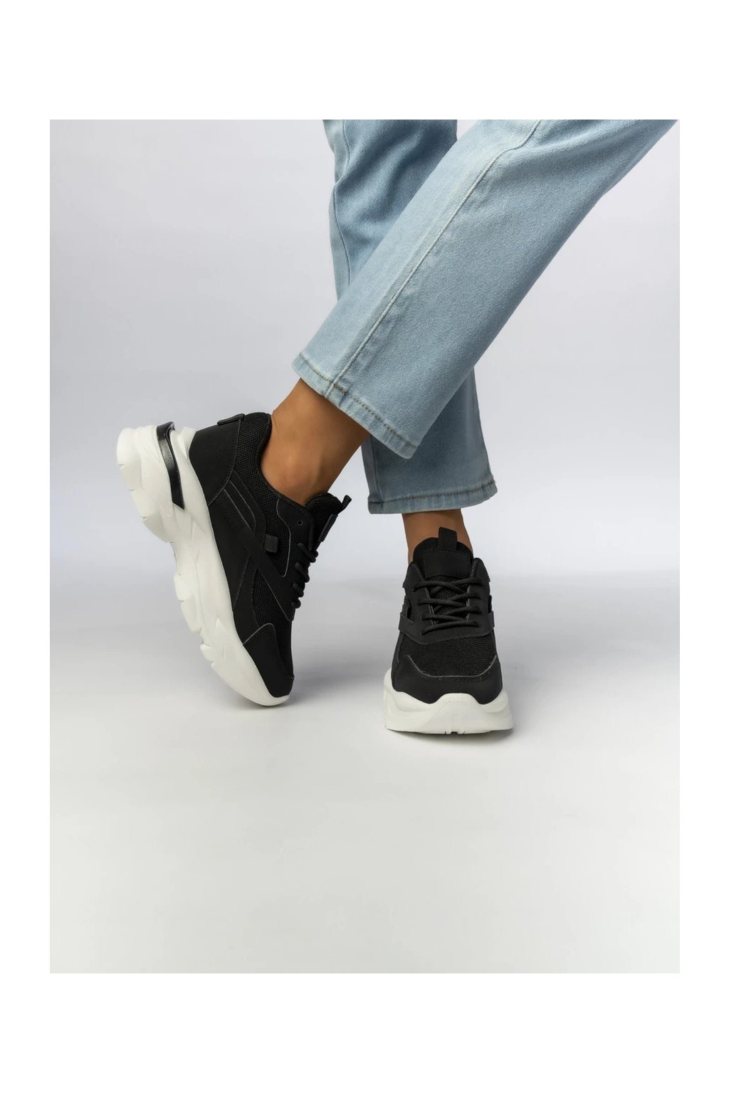 Dámske čierne športové tenisky ZIRANA z textilného a eko koženého materiálu, kód produktu DCX8515