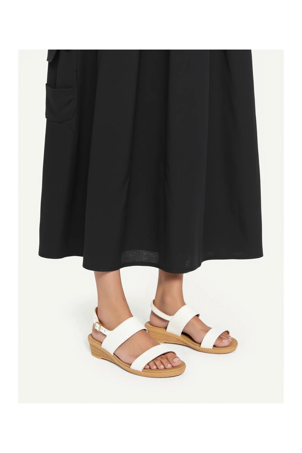 Dámske béžové sandále z eko kože na nízkom podpätku, kód produktu 956-5 WHITE