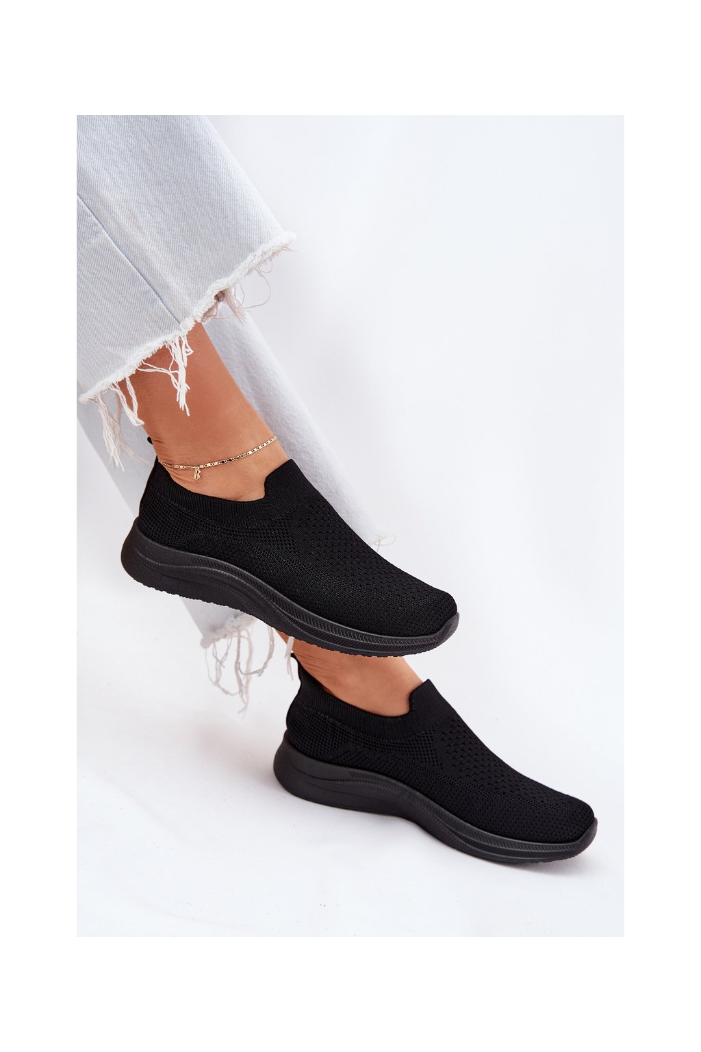 Čierne dámske športové tenisky s rovnou podrážkou, textilné slip-on, kód produktu Z501 BLACK