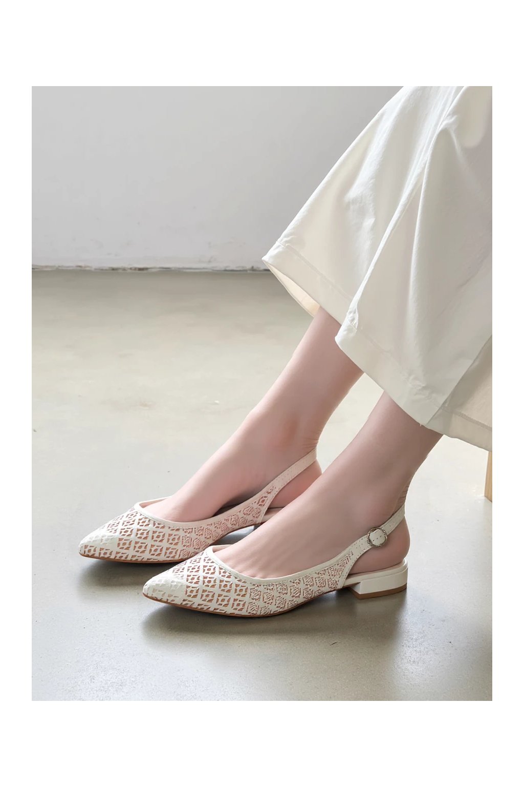 Dámske béžové lodičky Eleganza zo sieťky na rovnej podrážke, kód produktu BO-262 BEIGE