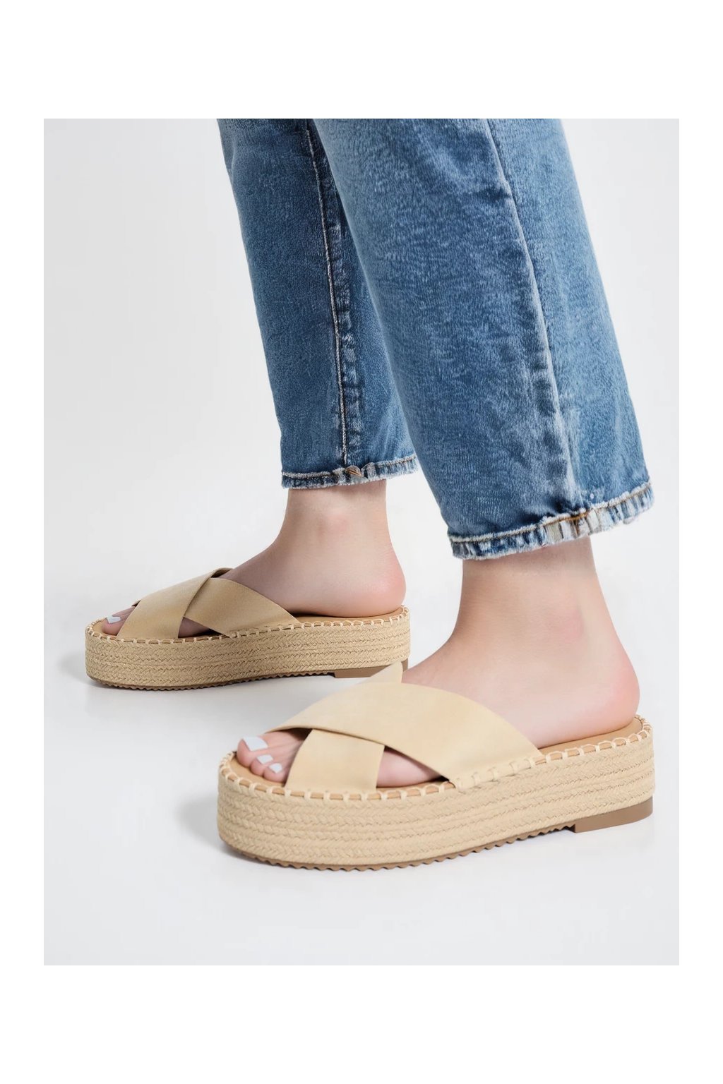 Dámske béžové semišové sandále s hladkým povrchom, kód produktu X5-350 BEIGE