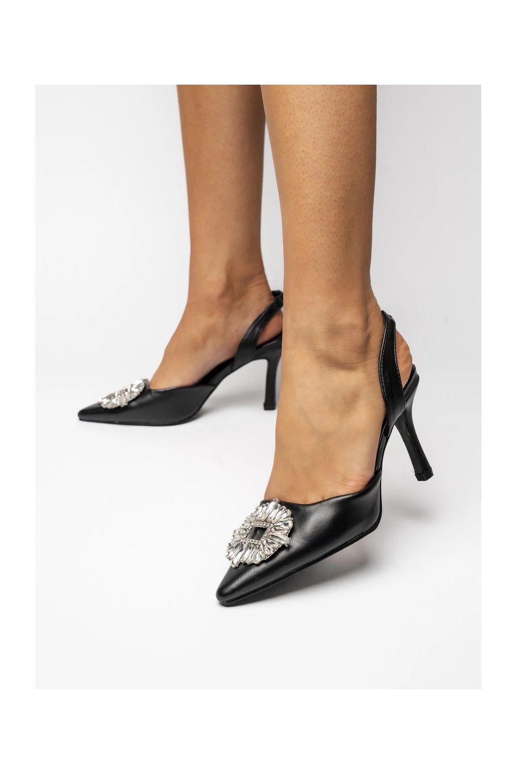 Dámske čierne mokasíny z eko kože na špicatom podpätku s ozdobnou aplikáciou, kód produktu M543