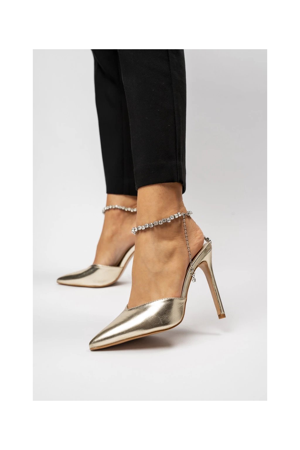 Dámske zlaté mokasíny z lesklého syntetického materiálu na špicatom podpätku, elegantné, párty, kód produktu 1711