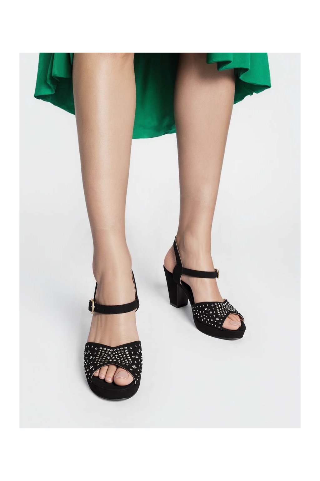 Dámske offwhite sandále z eko kože s vyšívaným vzorom, minimalistický štýl, kód produktu XH-55 BLACK