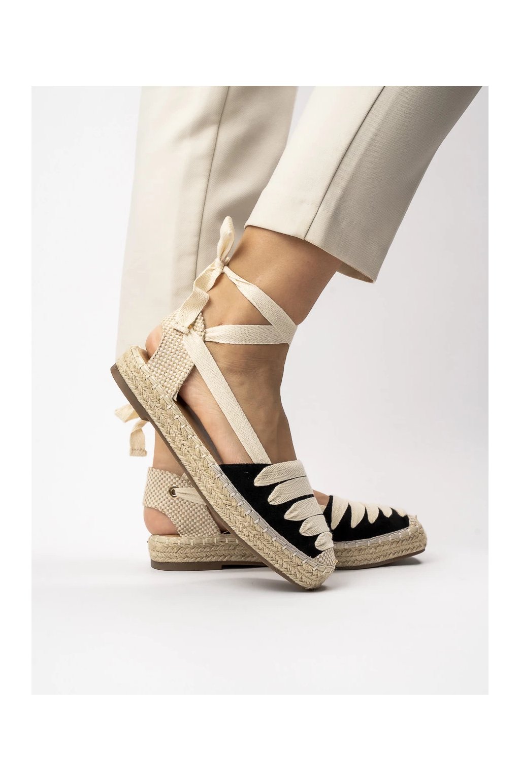 Dámske čierne sandále z eko kože, pletené, elegantné a casual, kód produktu "260-08 BLACK"