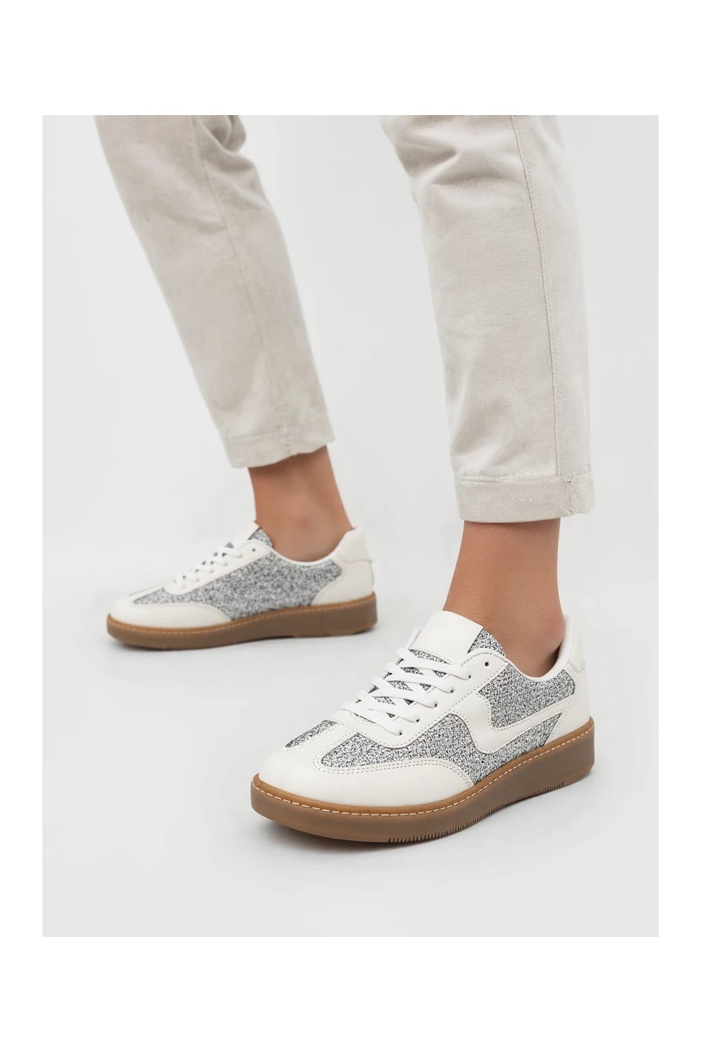 Biele dámske mokasíny z eko kože a textilu s trblietavými prvkami na šnúrovanie, kód produktu YH40