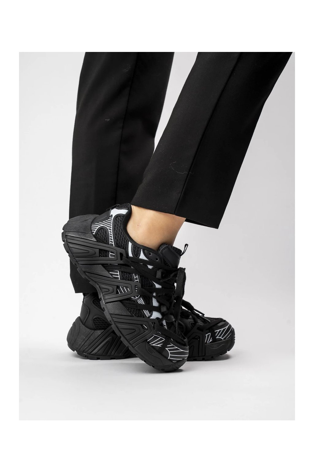 Dámske strieborné mokasíny zo syntetického materiálu, športový a mestský štýl, geometrický vzor, zaoblená špička, kód produktu A-128_BLACK