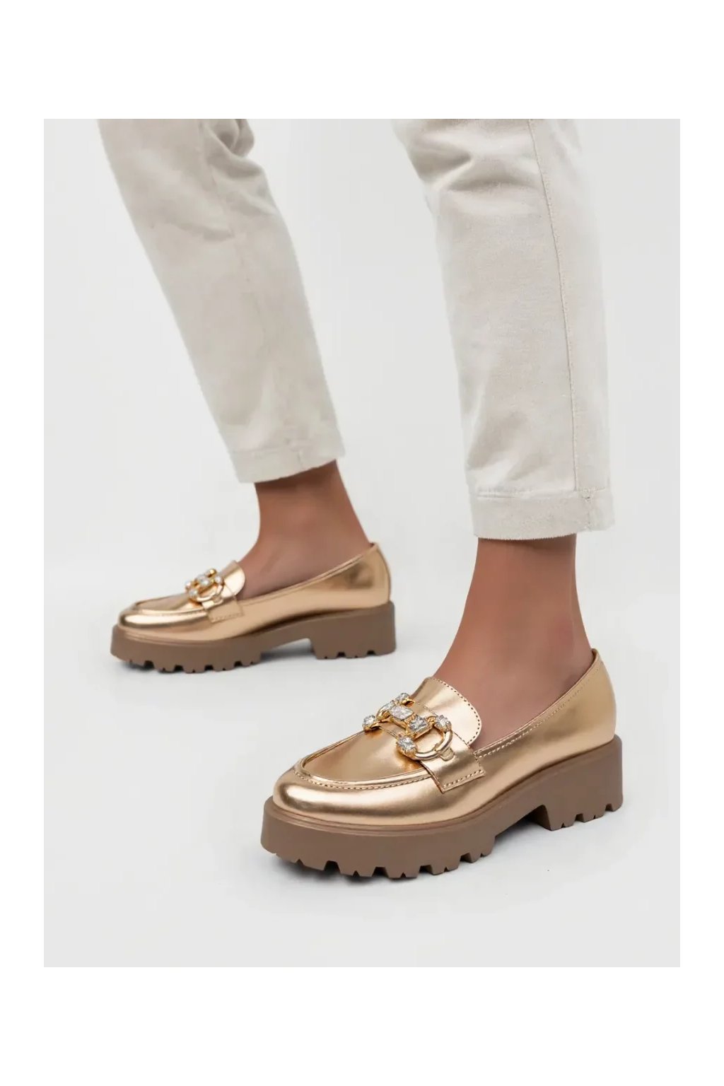 Dámske zlaté mokasíny z eko kože s rovnou podrážkou, zlatý detail, kód produktu 20822-2