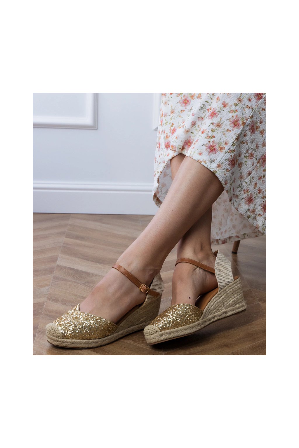 Zlaté dámske espadrilky s trblietkami na klínovom podpätku, zlaté, kód produktu Gold
