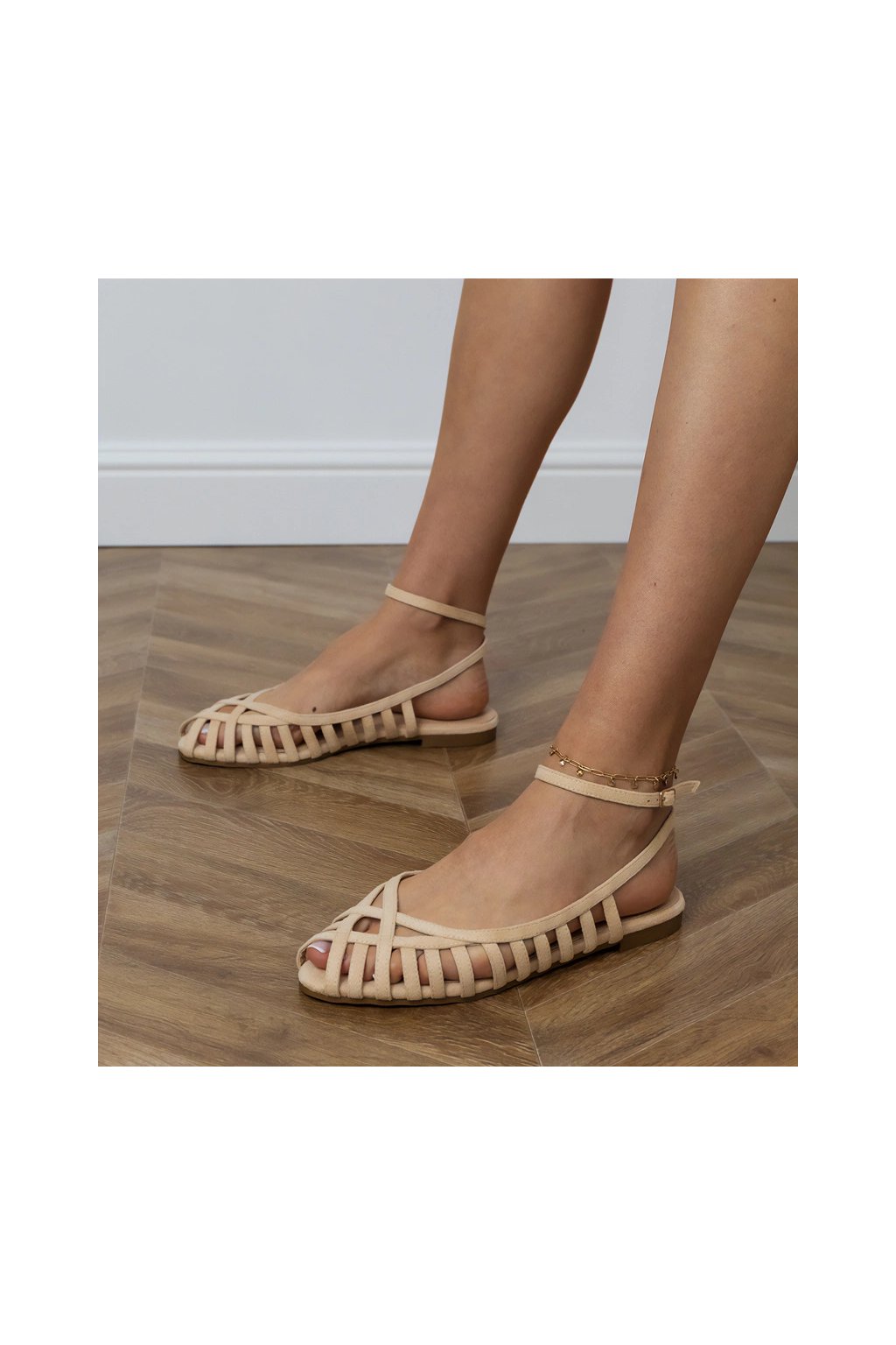 Hnedé dámske mandľové sandále na rovnej podrážke z eko kože, kód produktu Beige