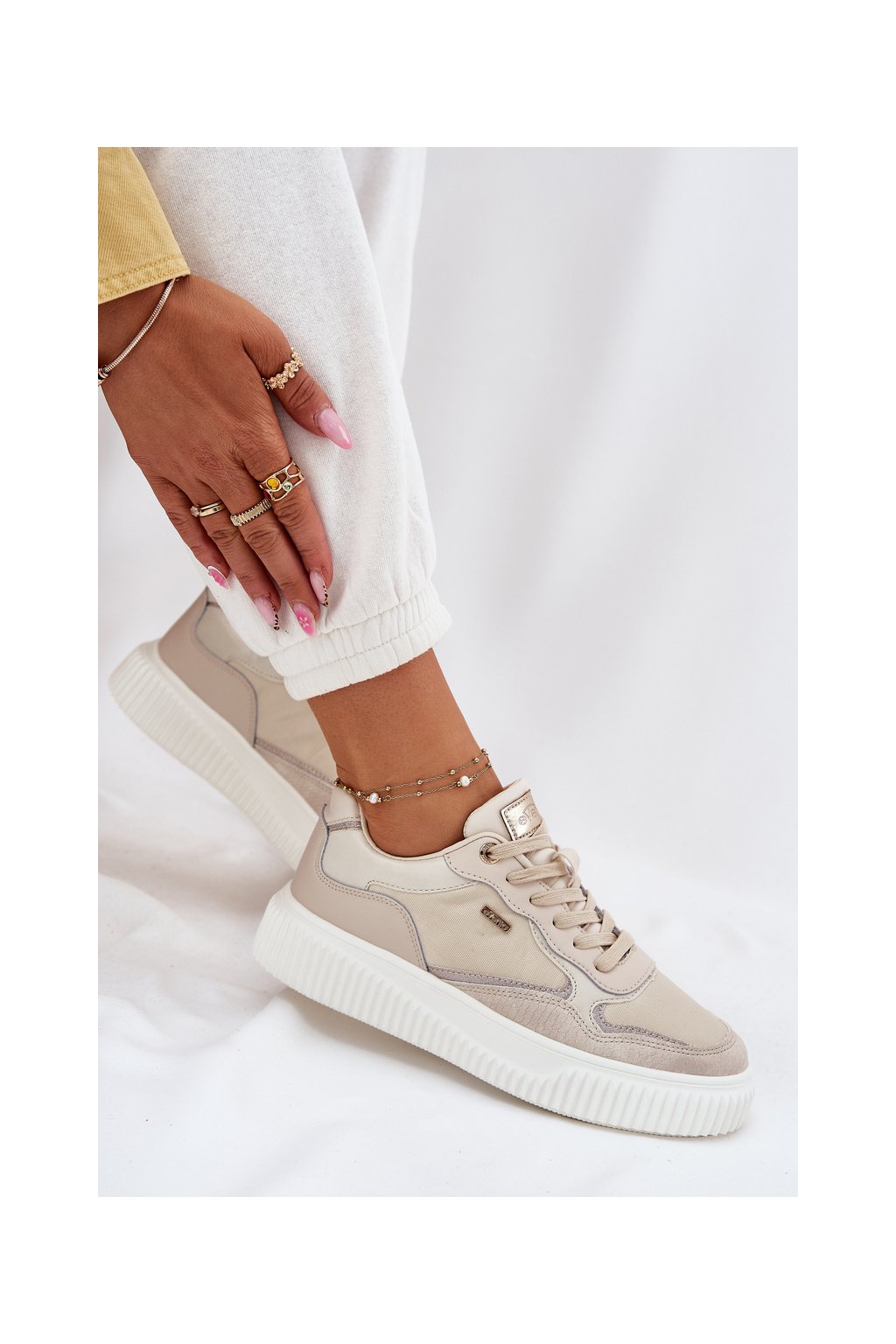 Dámske béžové kožené tenisky na platforme s eko kožou, kód produktu 25SP18-8240 BEIGE