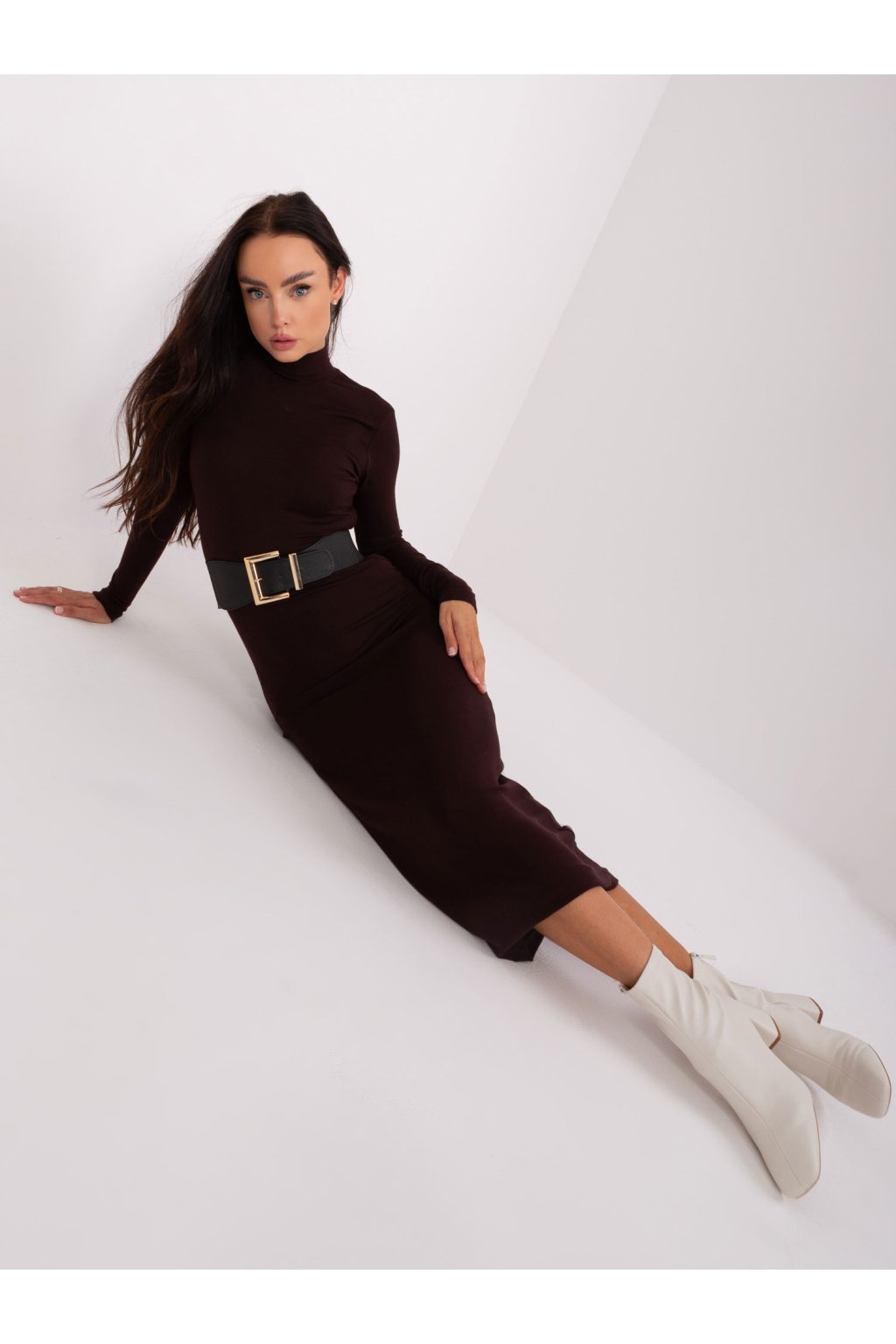 Dámske tmavo-hnede šaty vypasované kód produktu EM-SK-778.65 (Farba Tmavo-hnedá, Veľkosť ONE SIZE)