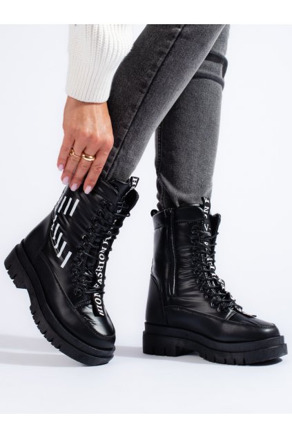 Čierne dámske členkové topánky workery bez opätku podpätku Vinceza kod CCC -1- 23-34586B