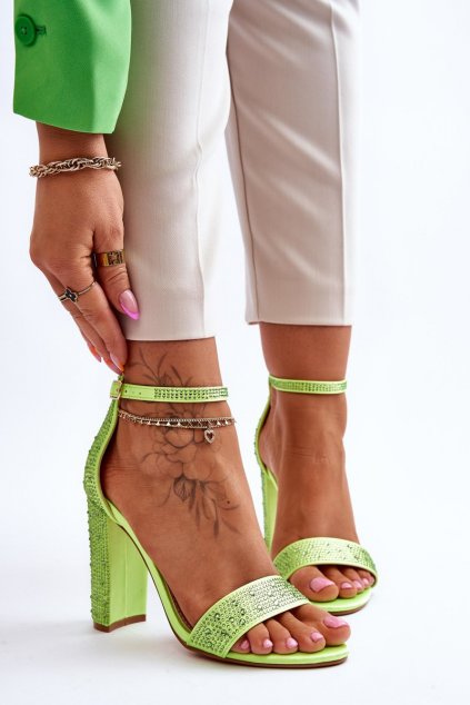 Dámske sandále  zelené kód obuvi H8-371 GREEN