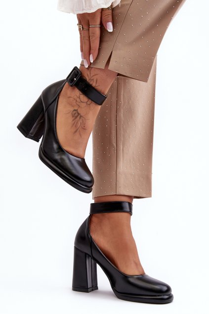 Na słupku s kličkou czółenka čierne idovana / M059 BLACK (Veľkosť 36)