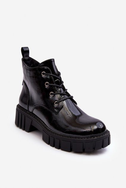 Členkové topánky na podpätku  čierne kód obuvi TR766 BLACKLAKIER