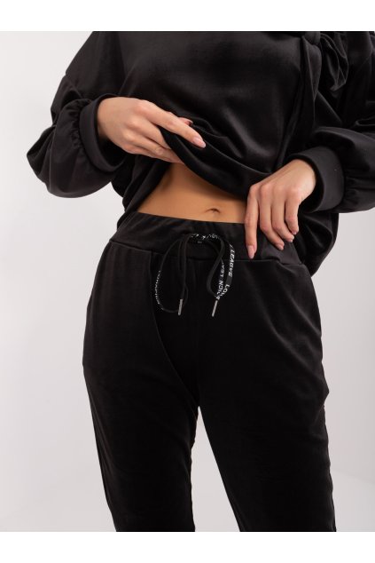 Dámske Komplet farba Čierna kód DHJ-KMPL-8870.59 (Farba Čierna, Veľkosť ONE SIZE)