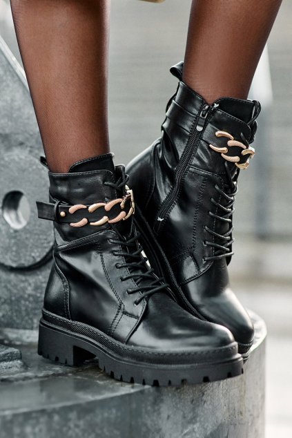 Členkové topánky na podpätku  čierne kód obuvi 21055 BLACK