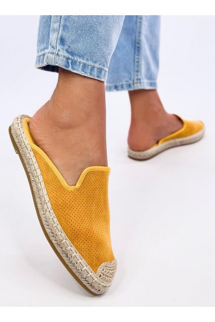 Dámske žlté sandále na nízkom podpätku z ekologického semišu na bežný deň kód SD- AAA -14-4821