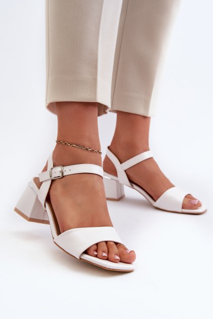 Dámske sandále  biele kód obuvi LT33-10 WHITE