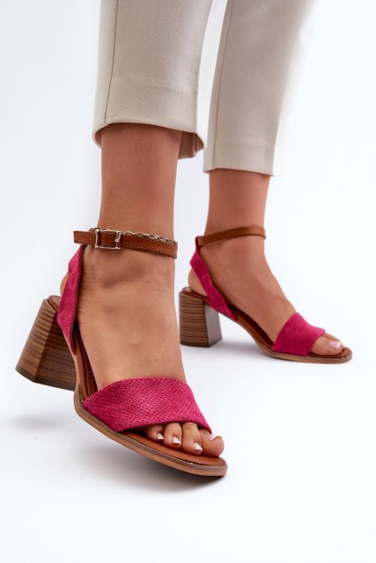 Ružové dámske sandále z eko semišu na stĺpovom podpätku, kód produktu 24SD35-7082 FUCHSIA