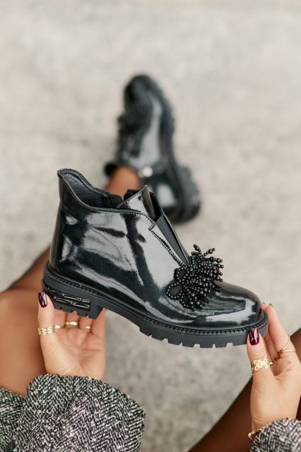 Kožené Lakované Botky S Dekorací Zateplené D&A LZ42-036 Černé (Veľkosť 36)