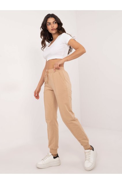 Moderné dámske športové tepláky kód CLM-DR-1275.30 (Farba Hnedá camel, Veľkosť S)