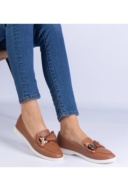 Hnedé mokasíny zdobené mašľou a zlatým medvedíkom Nensi DH-1145 CAMEL 38 - GM (Veľkosť 38)